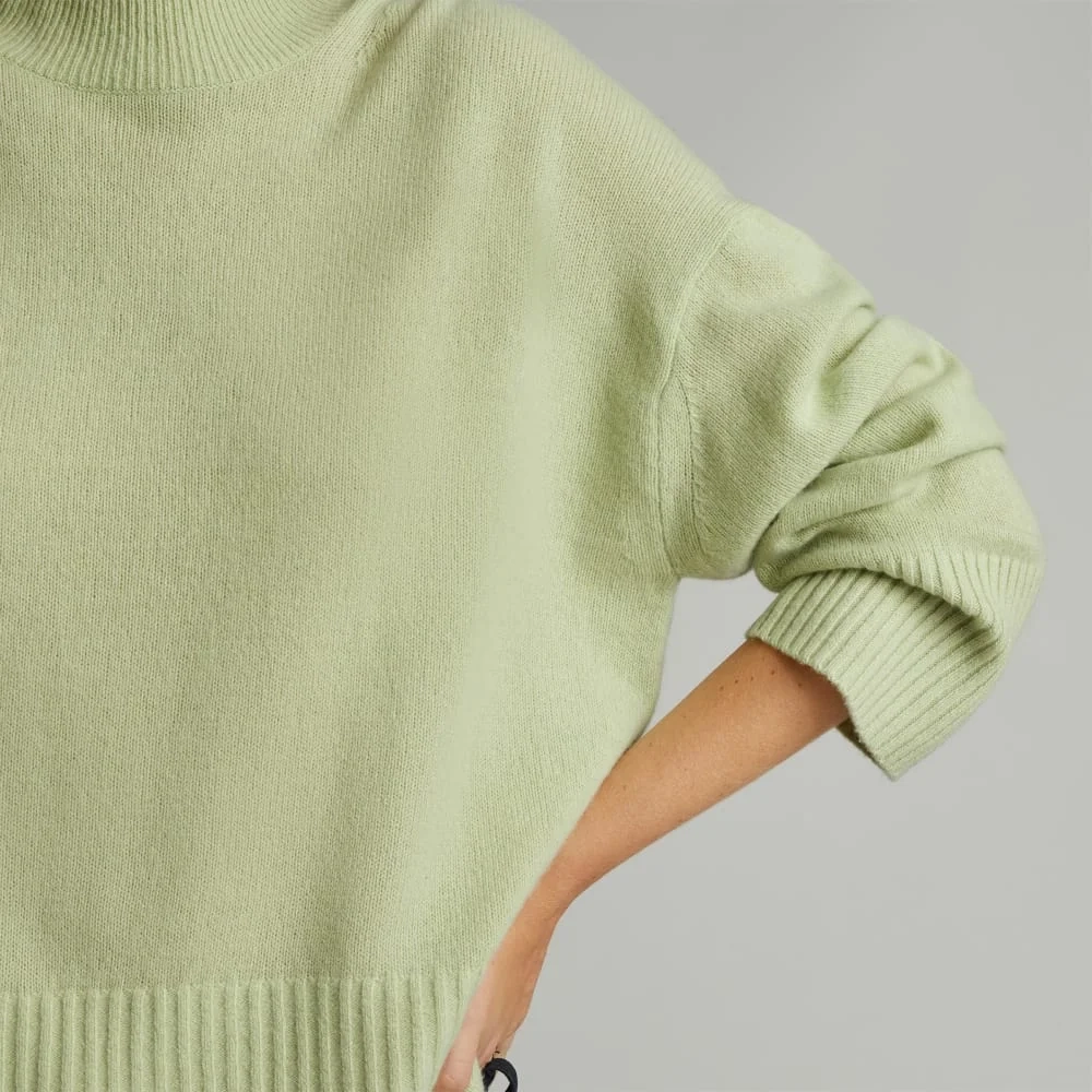 The Cashmere Oversized Turtleneck | Seafoam Green (2)