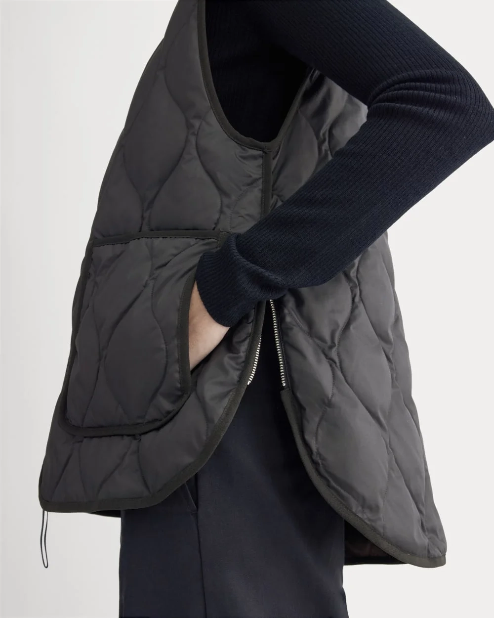 ReNew Quilted Vest | Black (2)