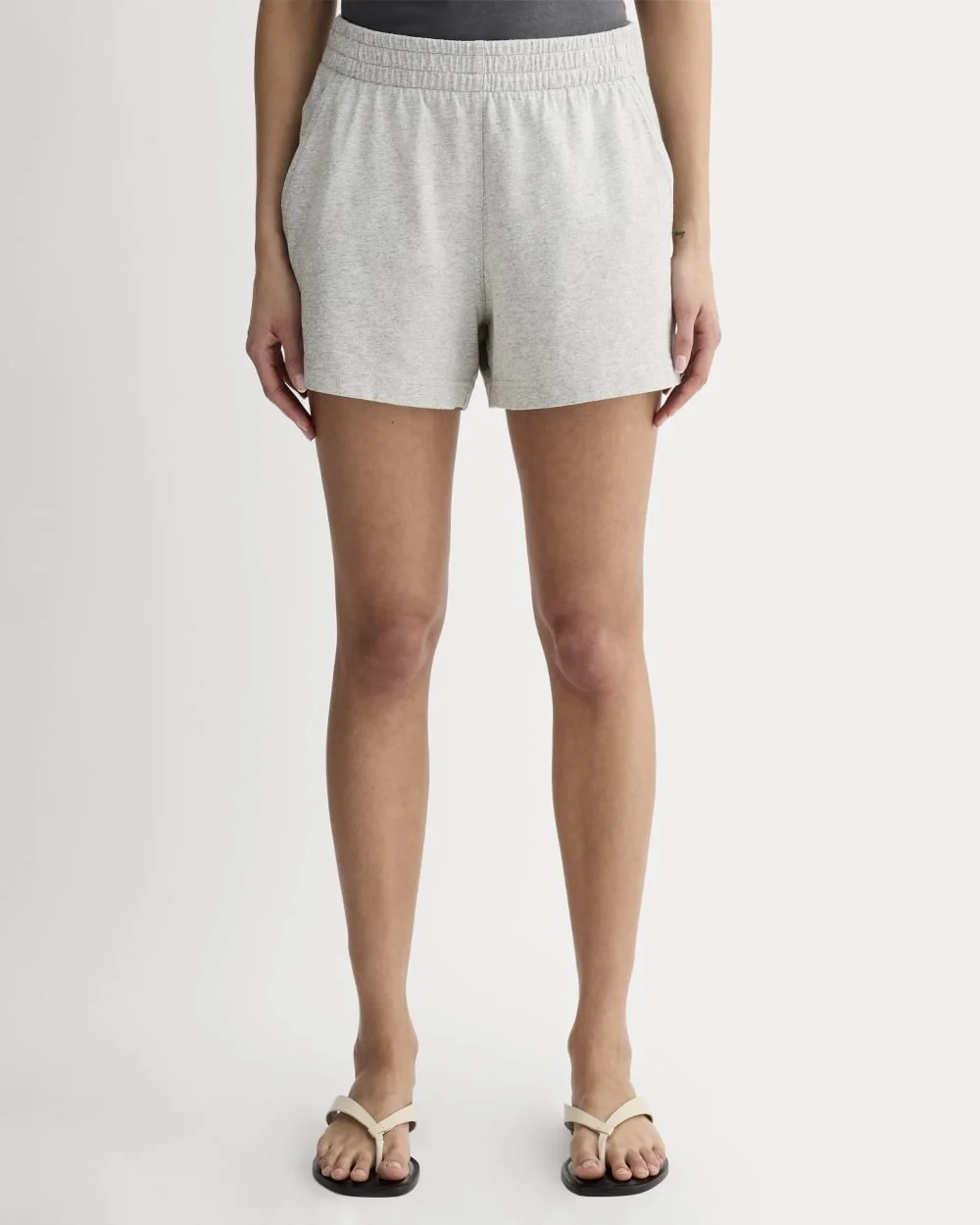 The Off-Duty Short | Pale Heather Grey (2)
