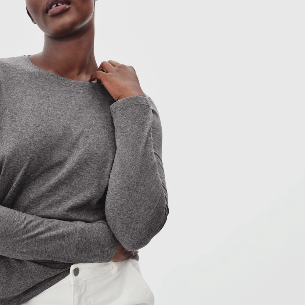 The Organic Cotton Long-Sleeve Crew | Charcoal (2)