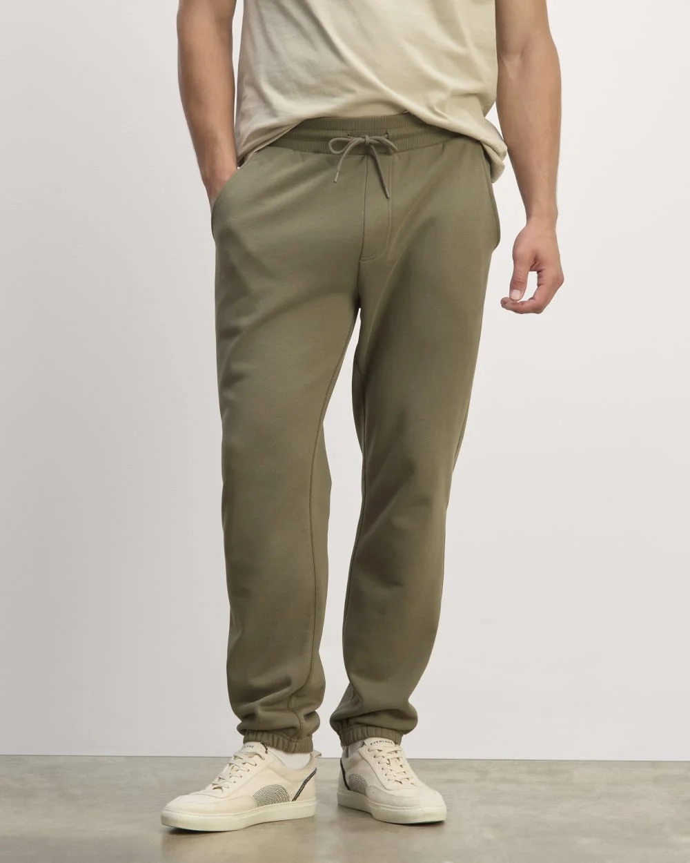 The Off-Duty Jogger | Kalamata (3)