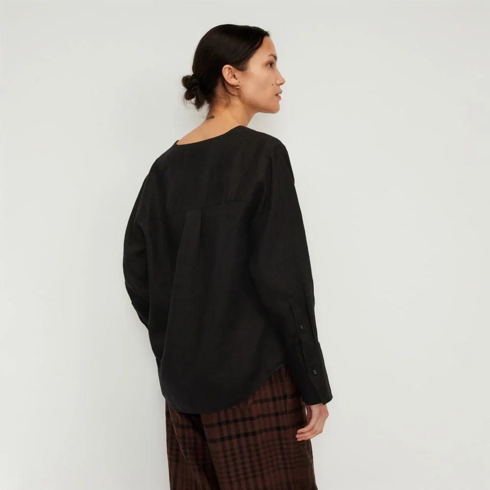 The Linen Popover Shirt | Black (2)