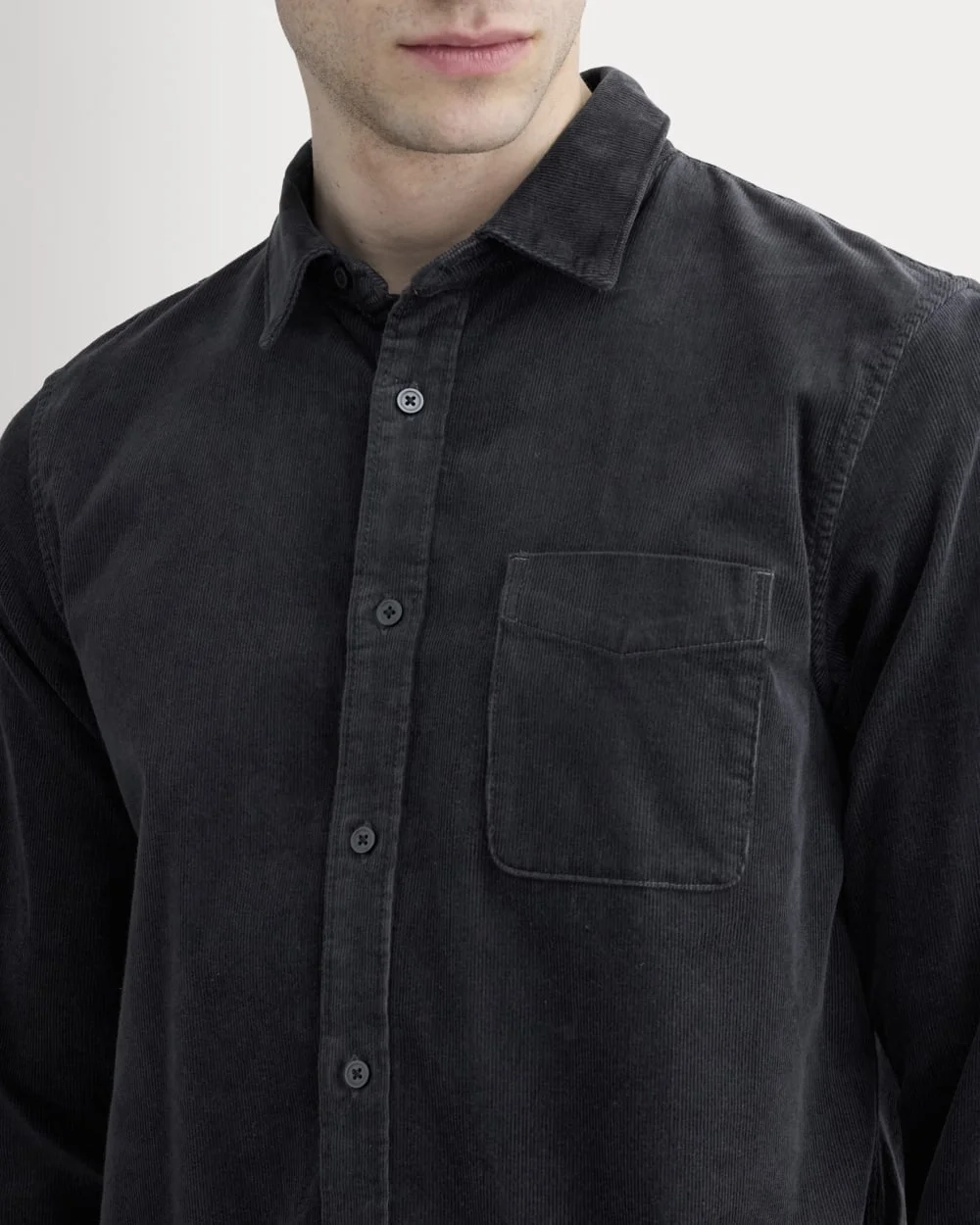 The Classic Shirt in Corduroy | Graphite (2)