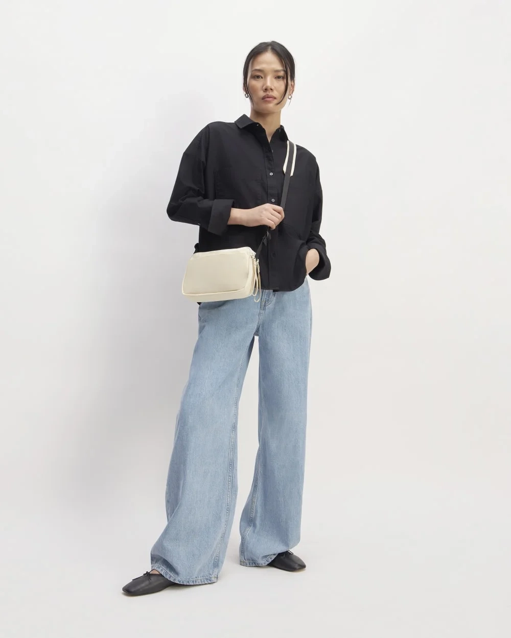 The Recycled Nylon Camera Bag | Parchment (2)