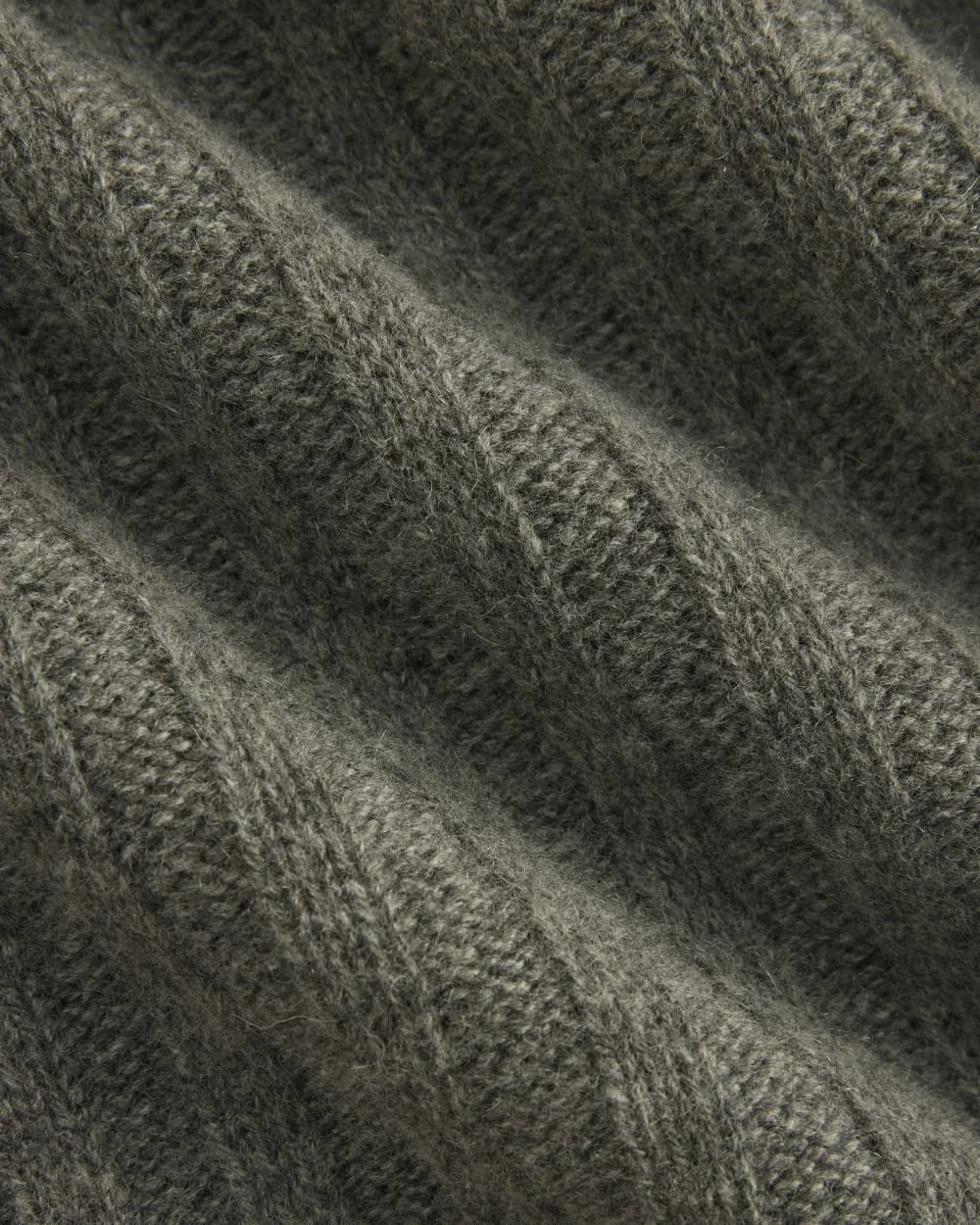 Funnel-Neck Sweater in Wool Cashmere | Heather Charcoal (2)