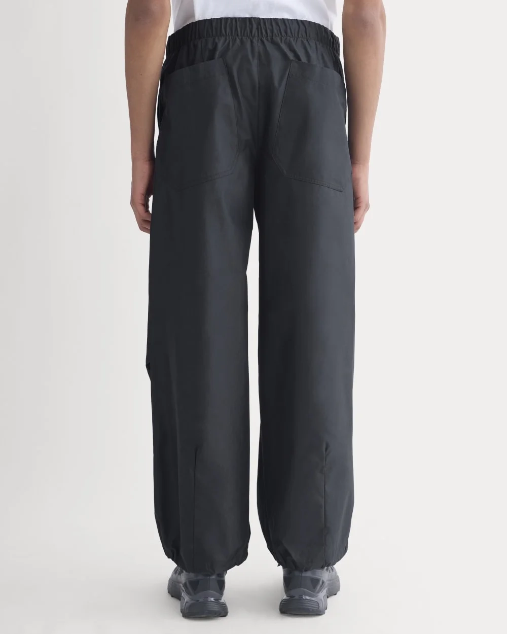 Baggy Parachute Pant | Washed Black (2)
