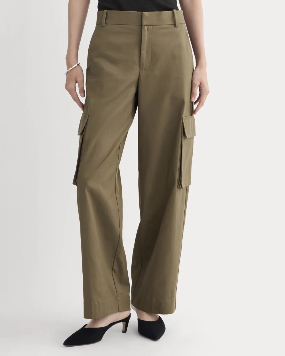 Wide-Leg Cargo Trouser in Buttersmooth | Deep Taupe (2)