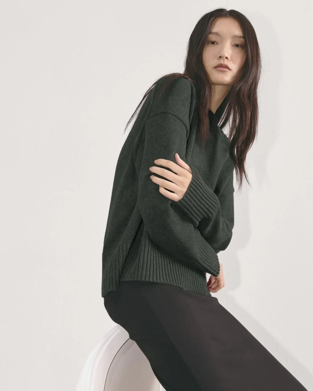 The Boxy Sweater in Everyday Cotton | Scarab (3)