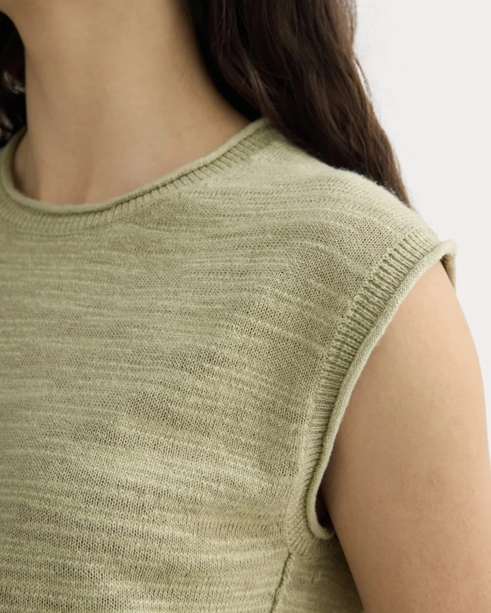 The Muscle Sweater in Cotton Linen | Eucalyptus (2)