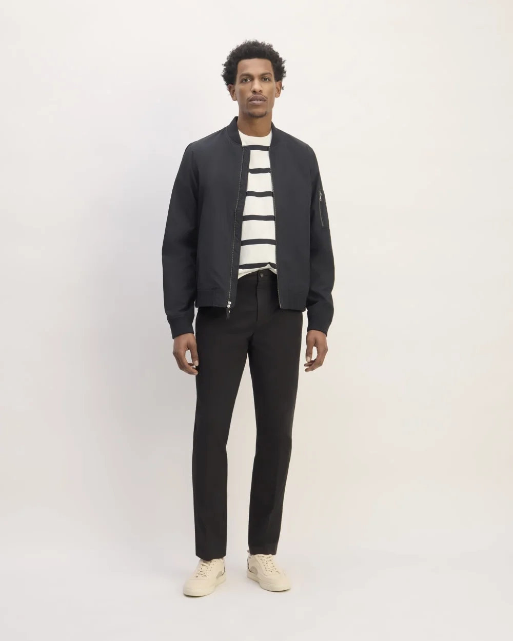 The Relaxed Taper Air Chino | Black