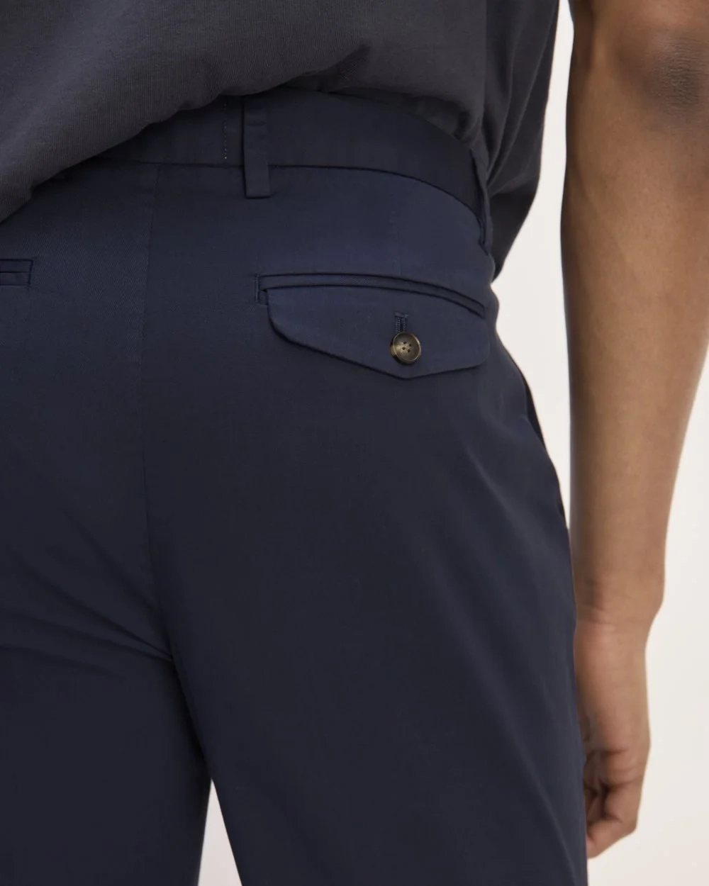 The Relaxed Taper Air Chino | Deep Navy (2)