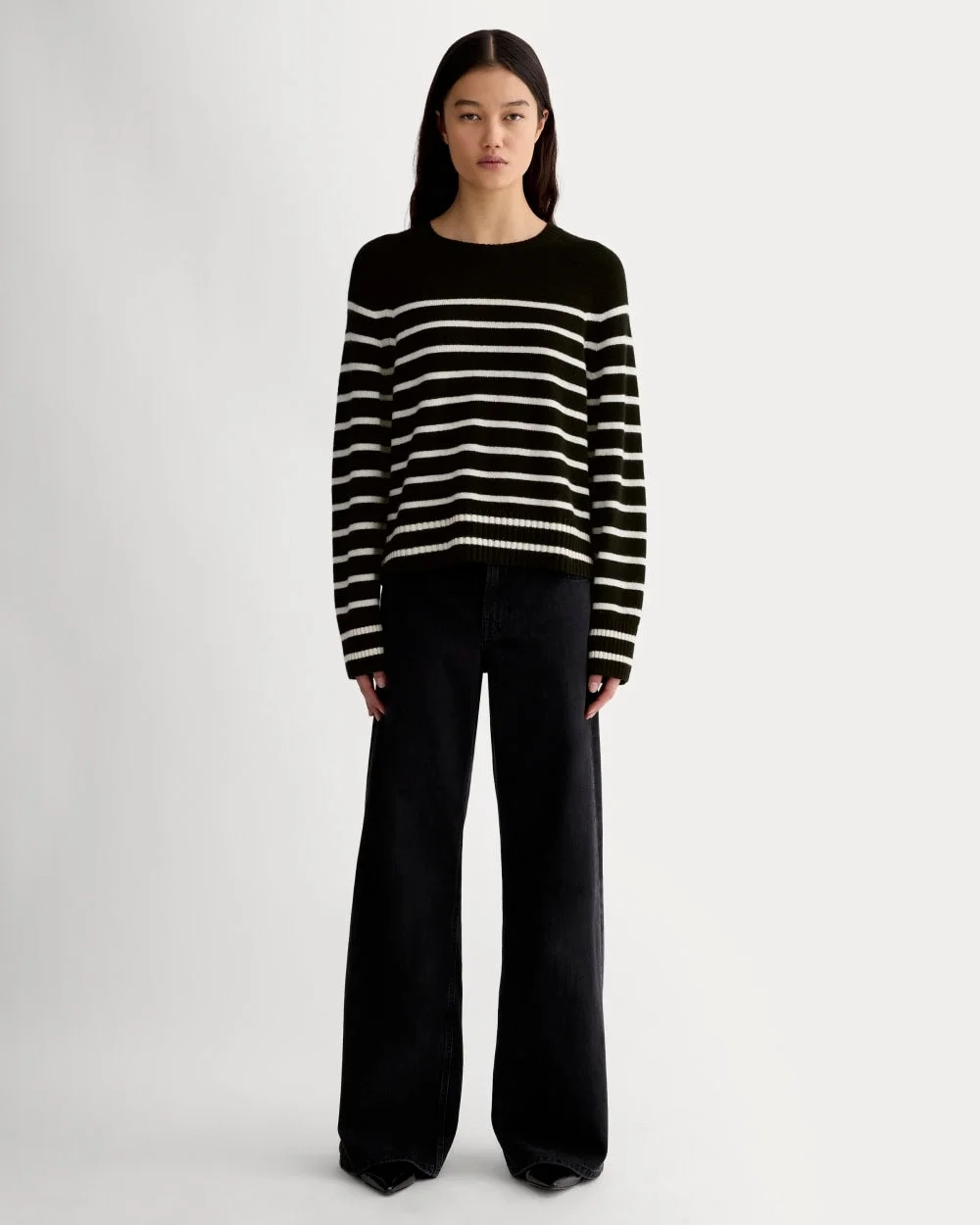 The Boxy Crew in Cashmere | Black / Bone (2)