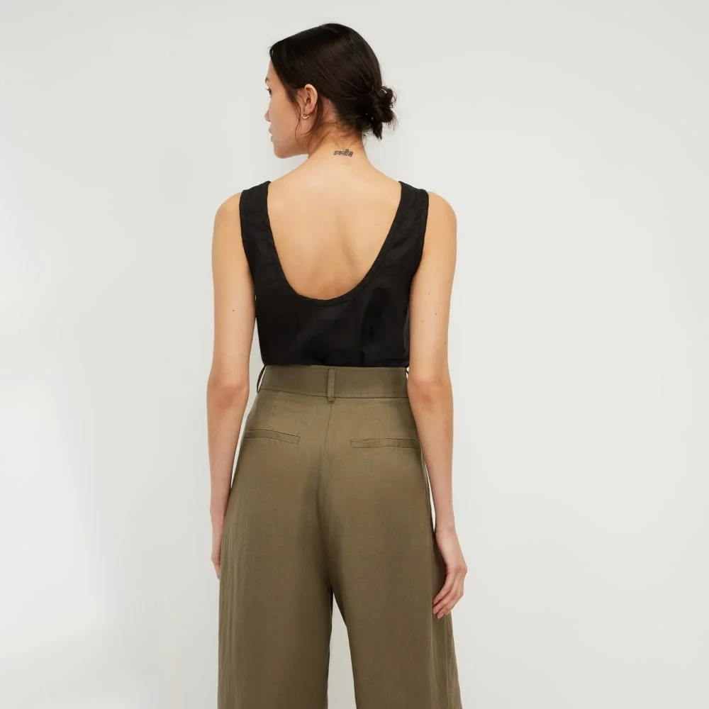 The Scoop Tank in Linen | Black (2)