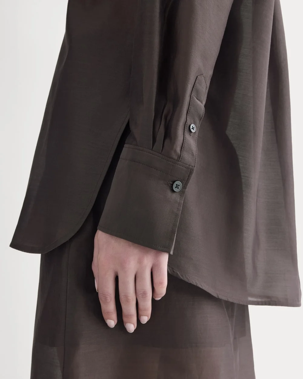 Oversized Shirt in Cotton-Silk Organza | Dark Chocolate (2)