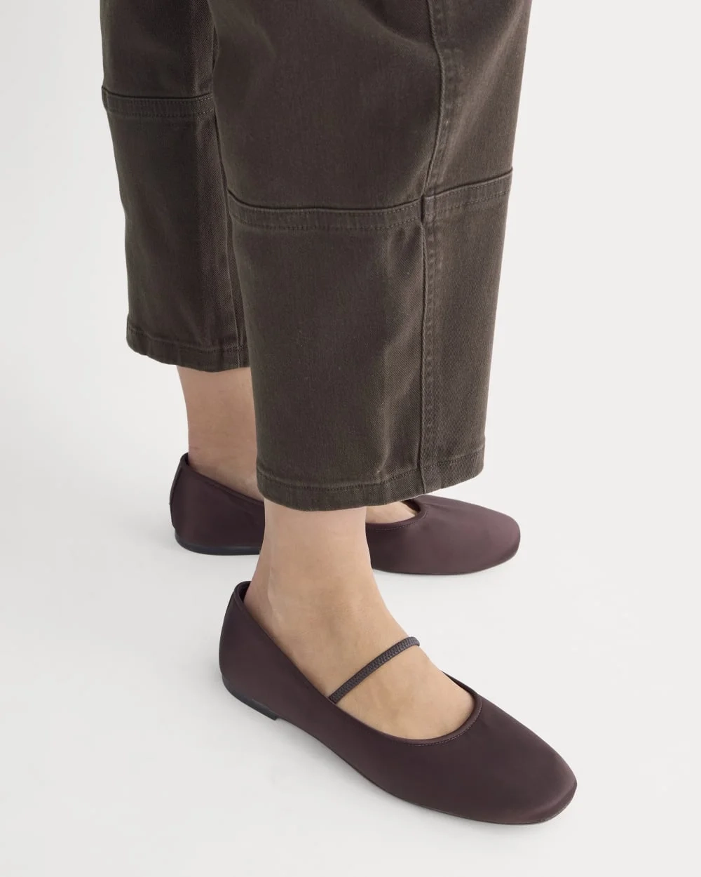 The Utility Barrel Pant | Dark Chocolate | Regular (2)