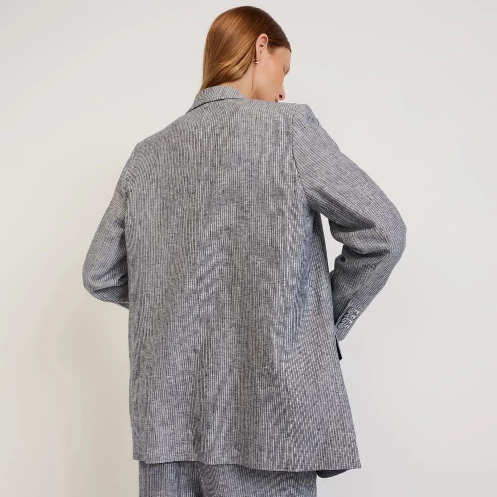 The Oversized Blazer in Linen | Canvas Tan / Navy (2)