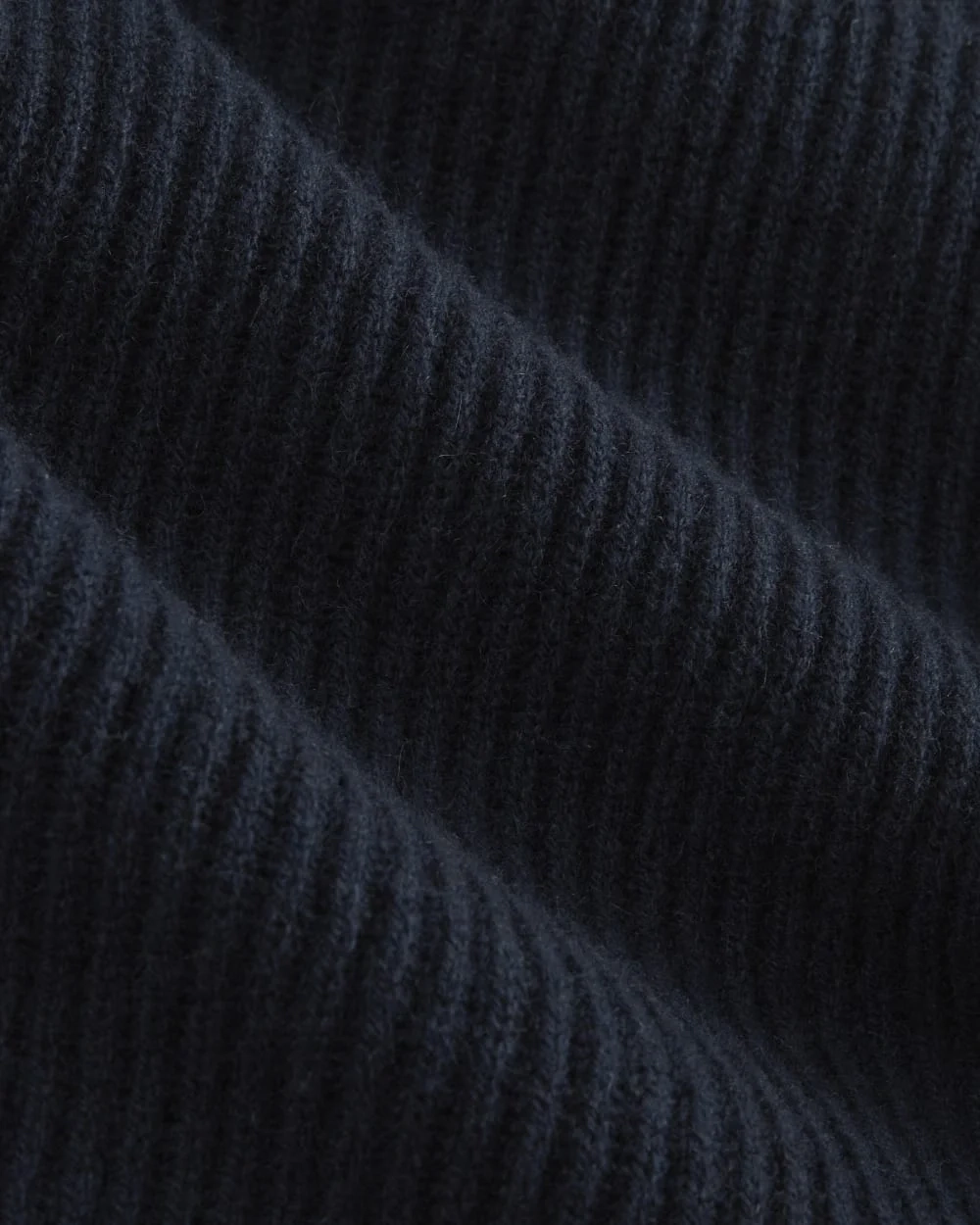 The Fisherman Crew in Wool Cashmere |  Navy (2)