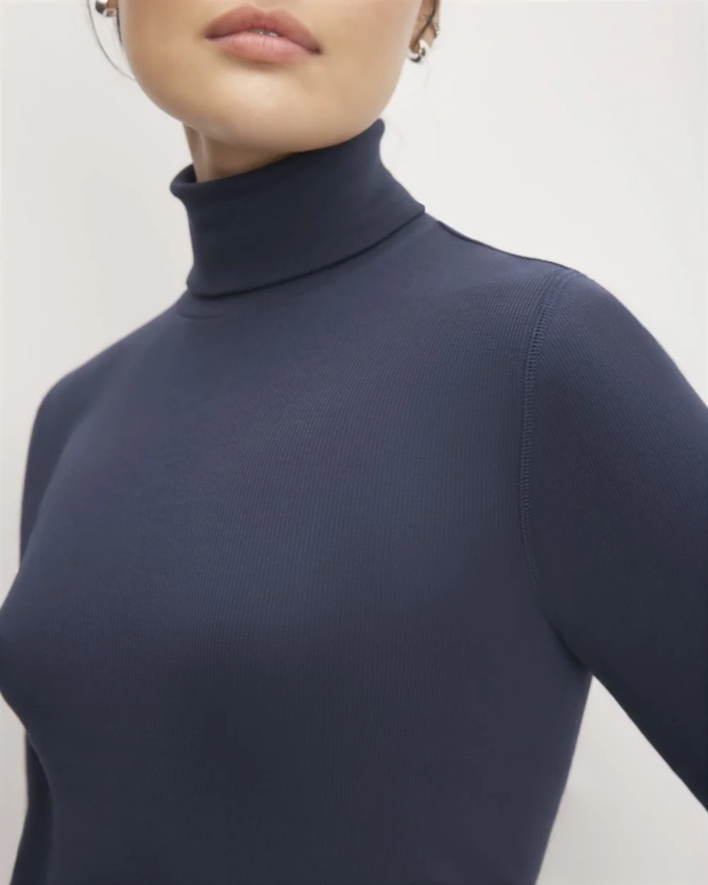 The Luxe Rib Turtleneck | Navy (2)