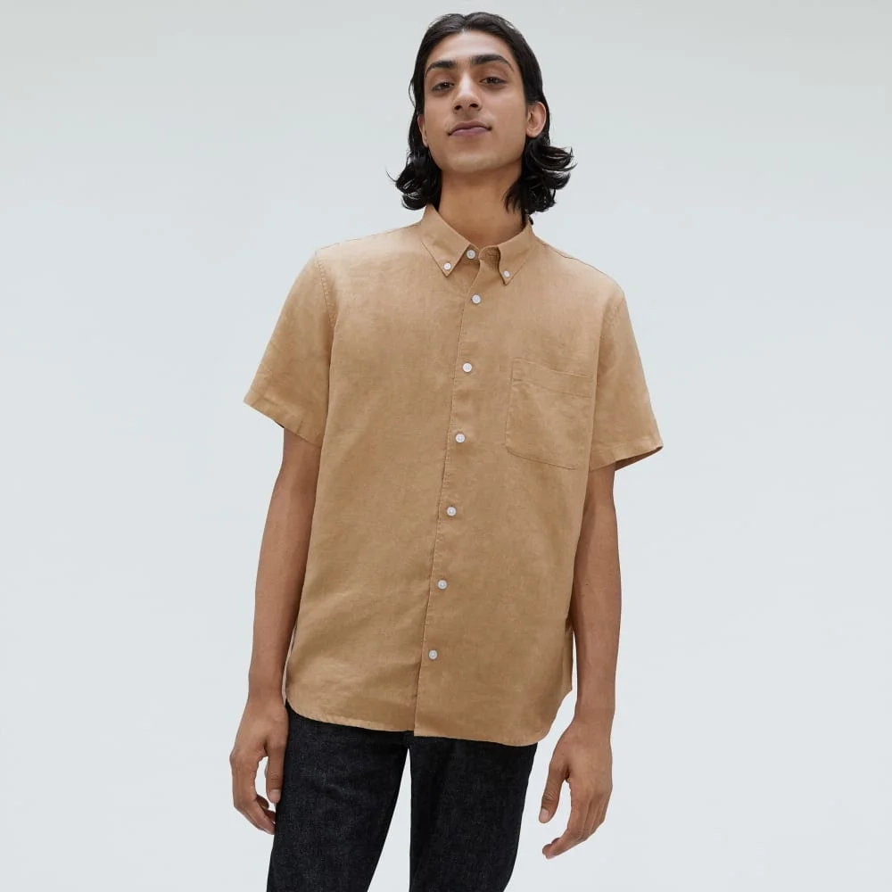 The Classic Short-Sleeve Shirt in Linen | Iced Coffee (2)