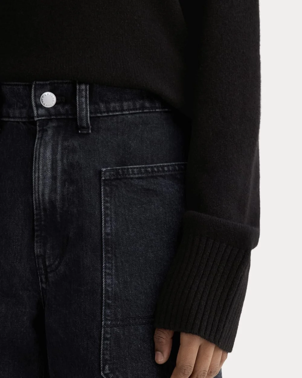 The Boxy Crew in Cashmere | Black (2)