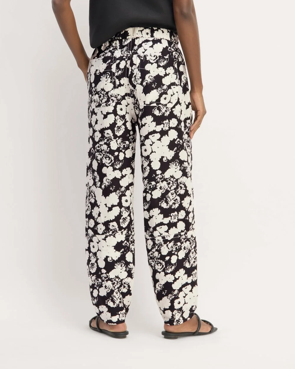The Linen Pull-On Barrel Pant | Black / Bone Floral (2)