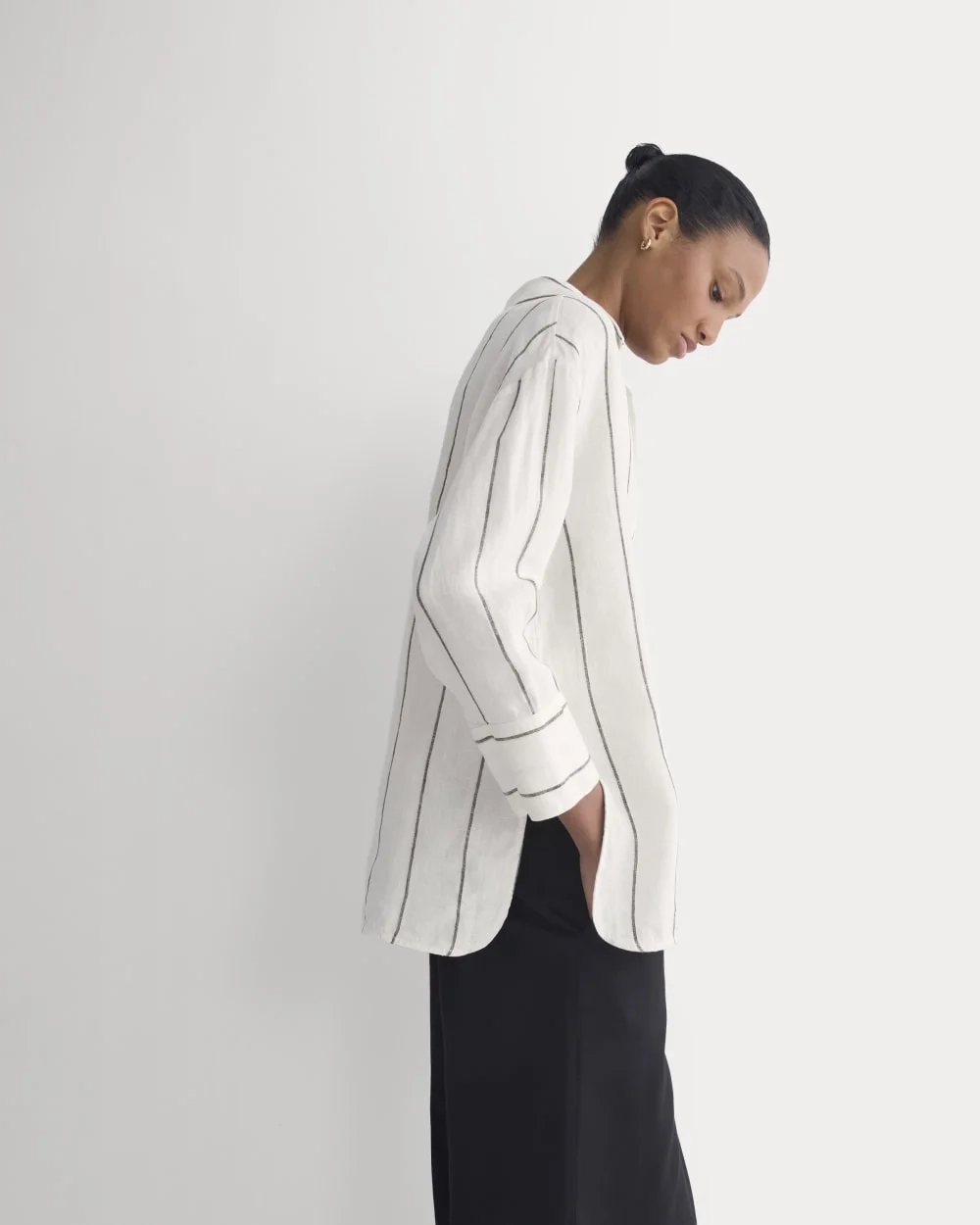 Popover Shirt in Linen | Gardenia/Meteorite (3)