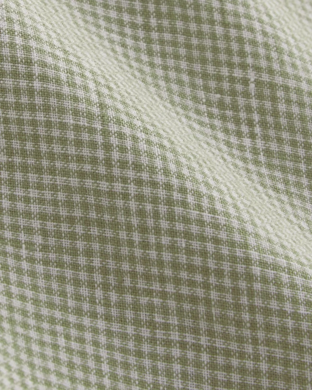 The Notch Shirt in Linen | Elm Gingham (2)