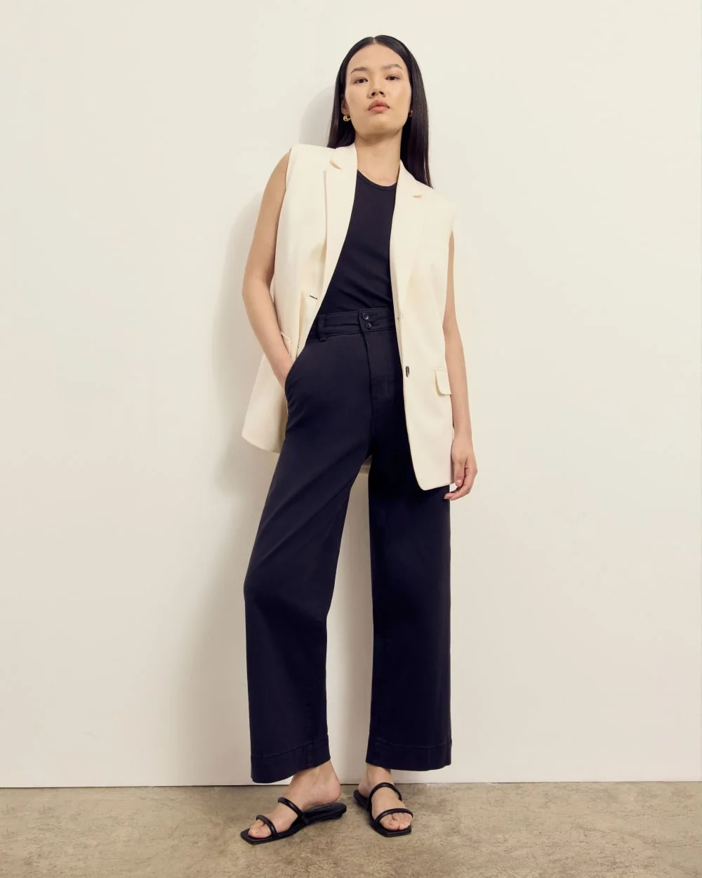 The Organic Wide-Leg Pant | Black (2)