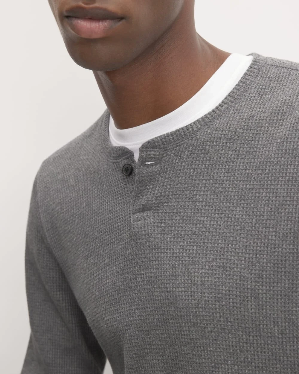 The Waffle Long-Sleeve Henley | Heathered Charcoal (2)