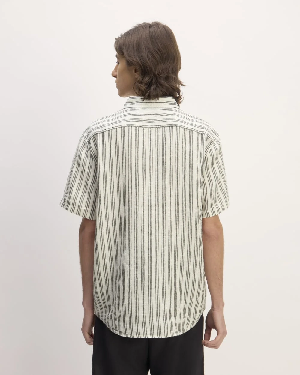 The Classic Short-Sleeve Shirt in Linen | Bone / Black (2)