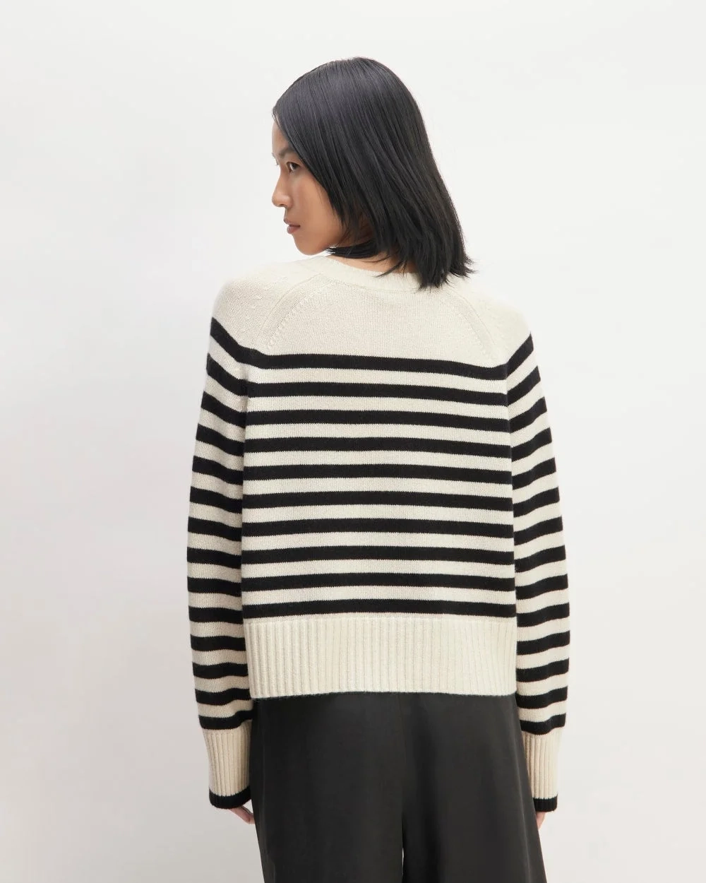 The Boxy Crew in Cashmere | Bone / Black (3)