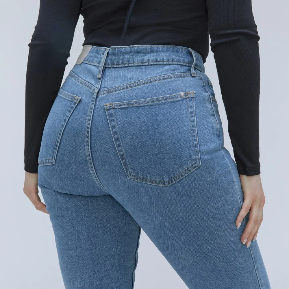 The Cheeky Hourglass Jean | Stone-Washed Sky | 26.5" Inseam (3)