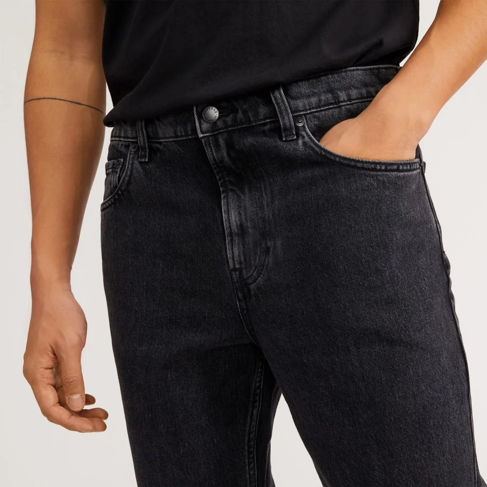 The Authentic Straight Jean | Washed Black (2)