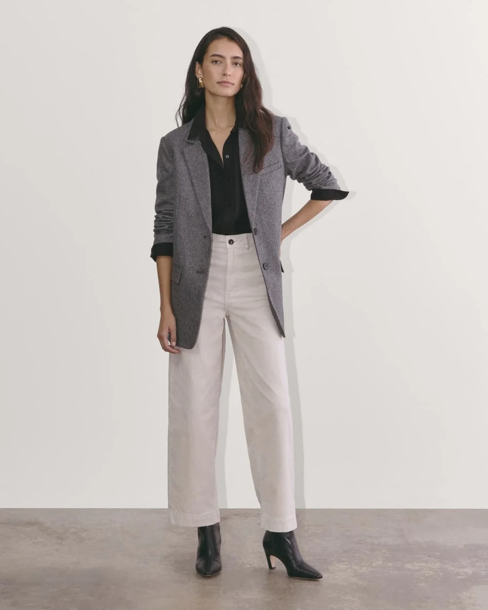 The Must-Have Shirt in Butterlite | Black (2)