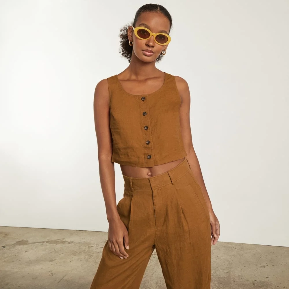 The Linen Button-Front Crop Tank | Tawny Brown (3)