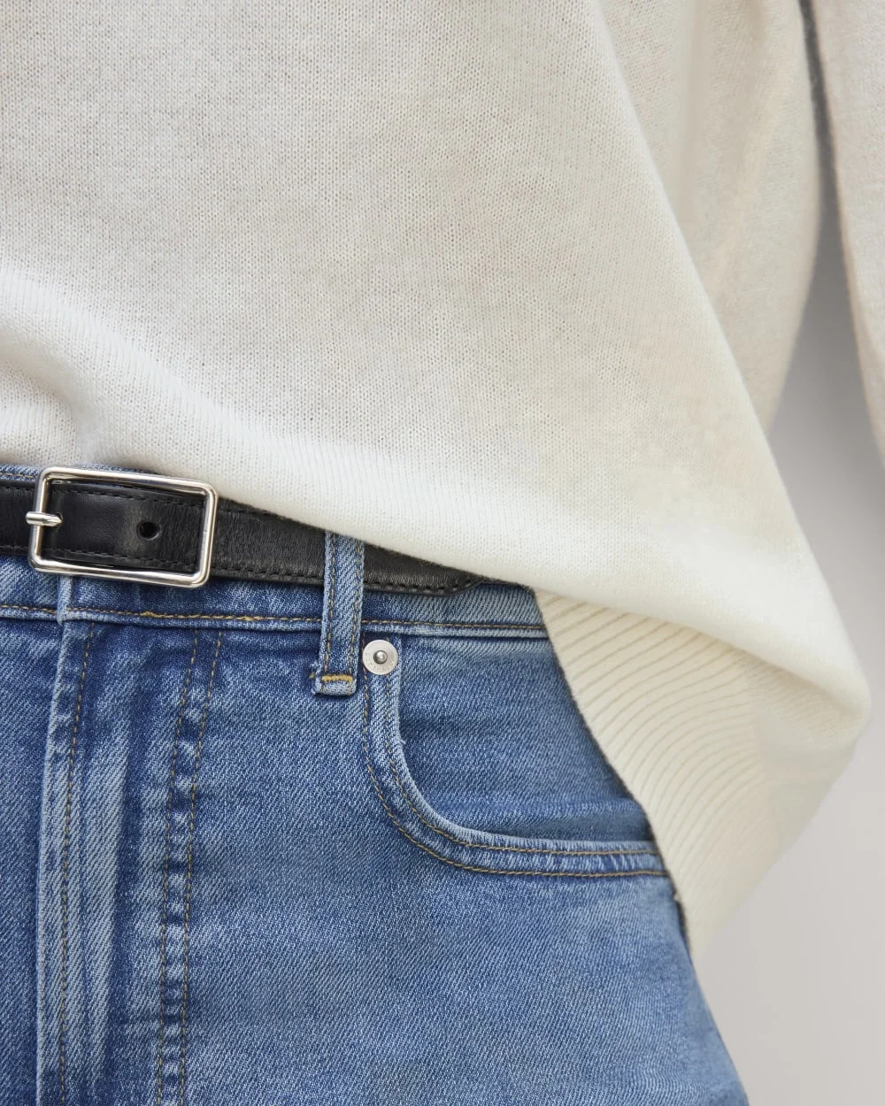 The Classic V in Cashmere | Bone (2)