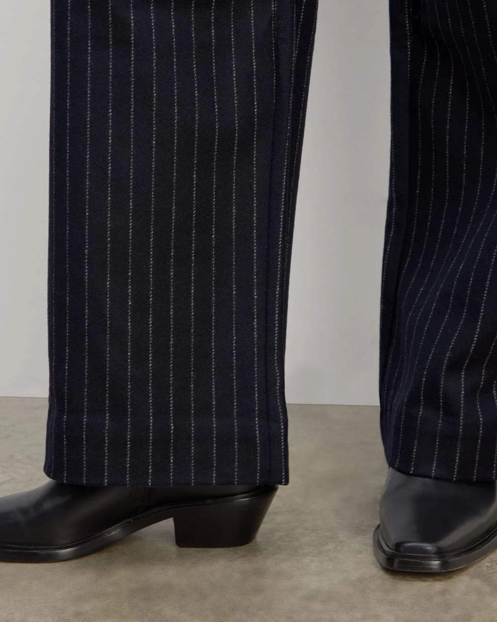 The Draper Pant in Wool | Navy / White (2)