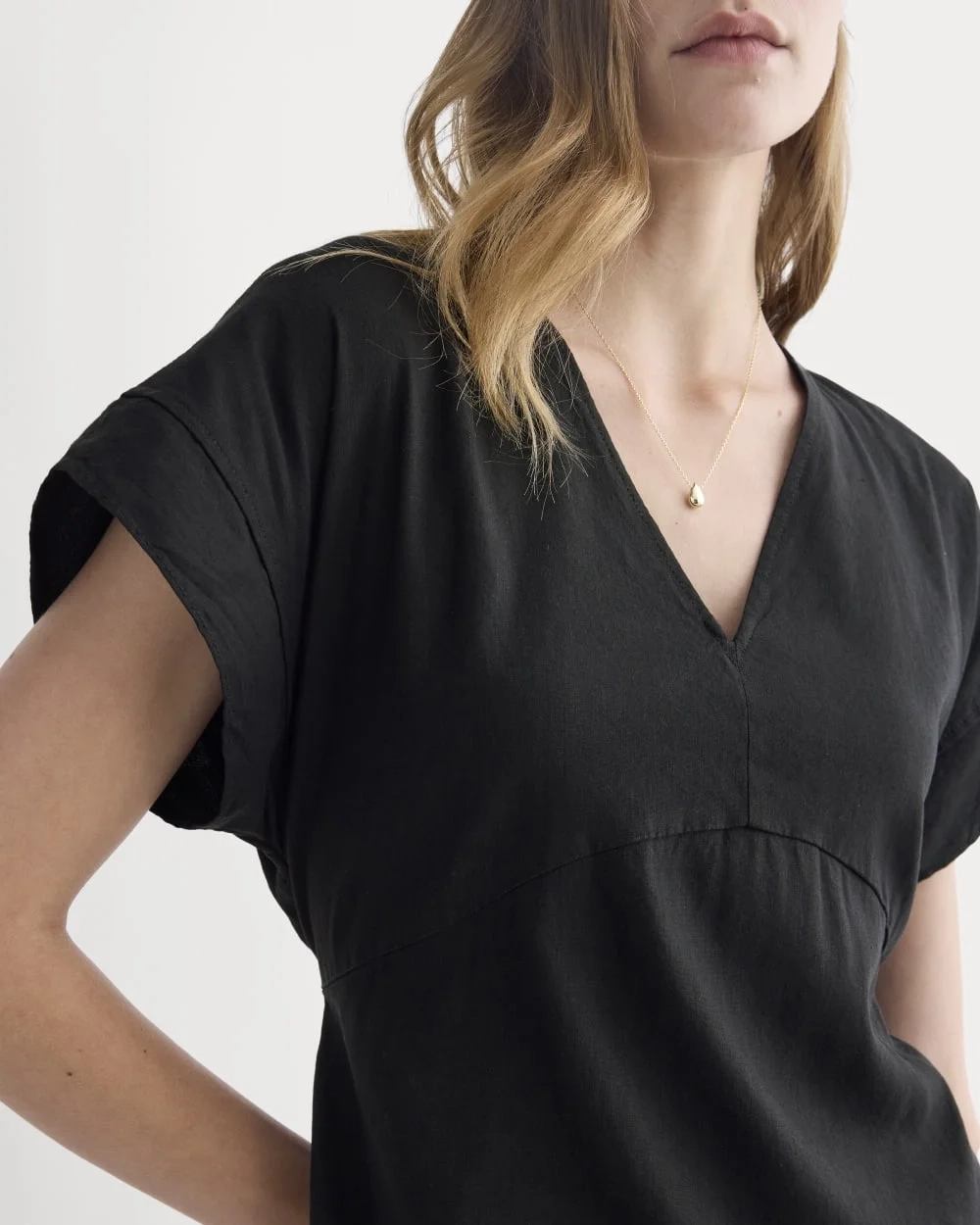 The Tie-Back Dress in Stretch Linen | Black (2)