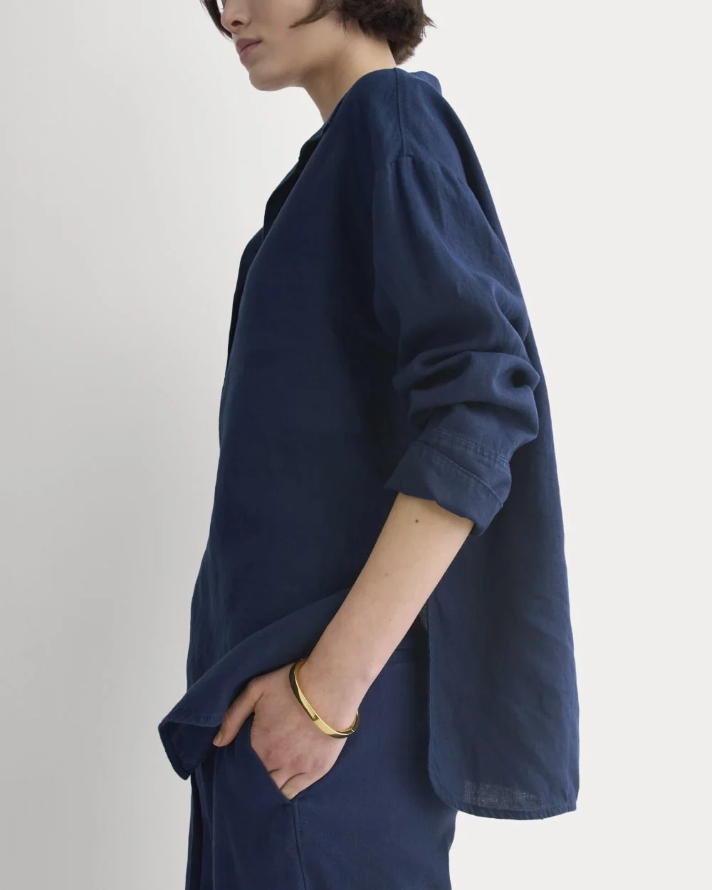 Popover Shirt in Linen | Navy (2)