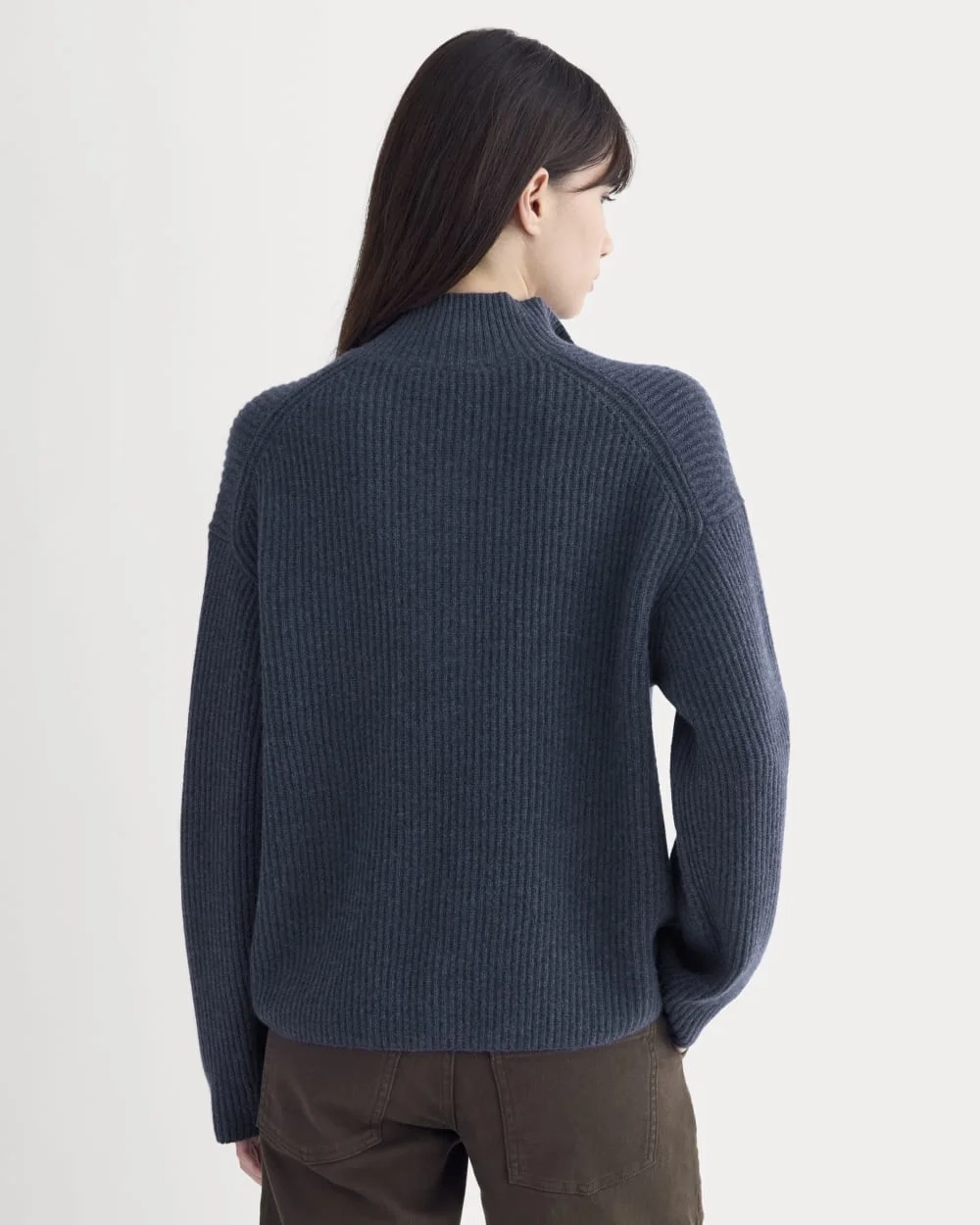 The Cocoon Henley in Wool Cashmere | Indigo (2)