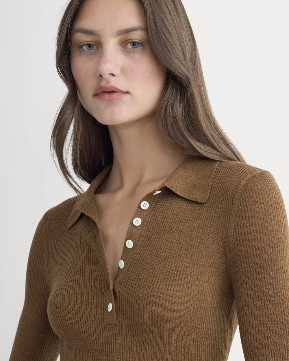 The Polo in Ultrasoft Merino | Heathered Toffee (2)