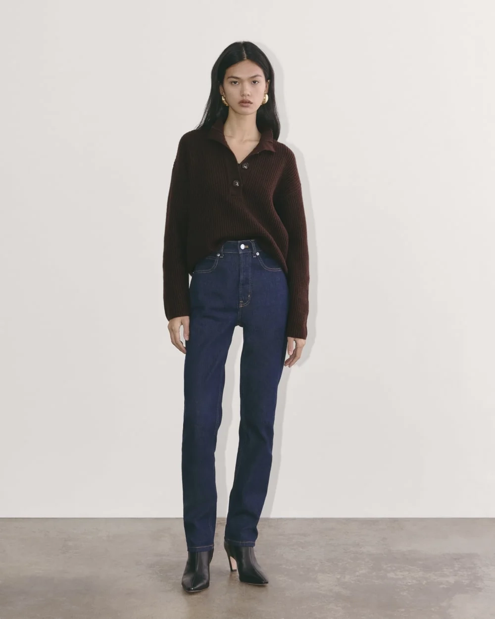 The Cocoon Henley in Wool Cashmere | Americano (2)
