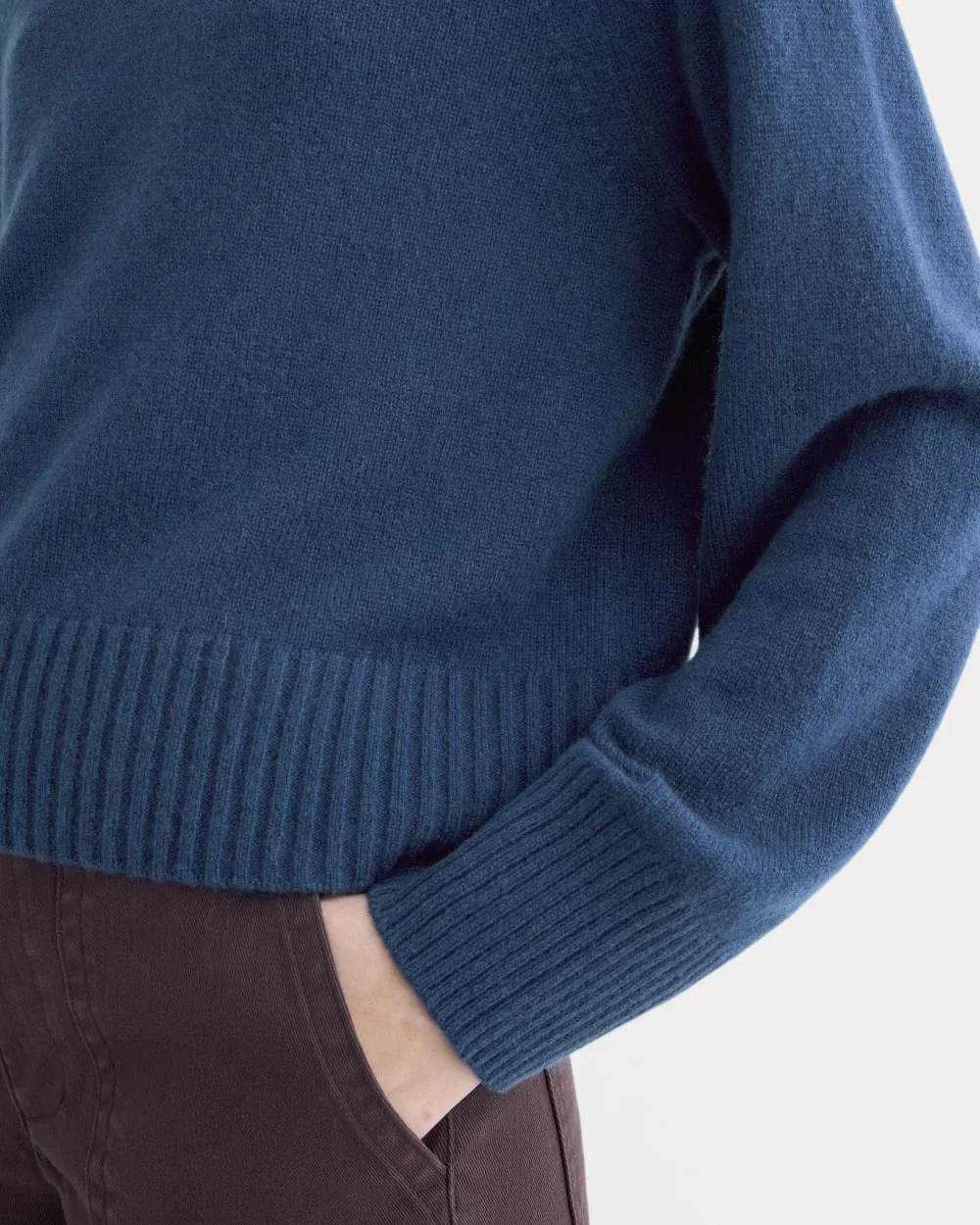 The Boxy Crew in Cashmere | Deep Lazuli Blue (3)