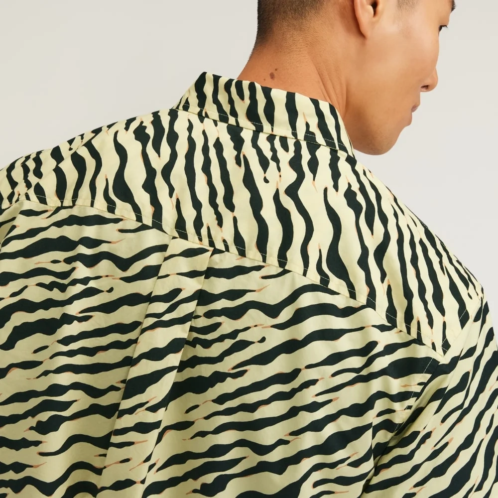 The Poplin Short-Sleeve Shirt | Pale Yellow Tiger Stripe (2)