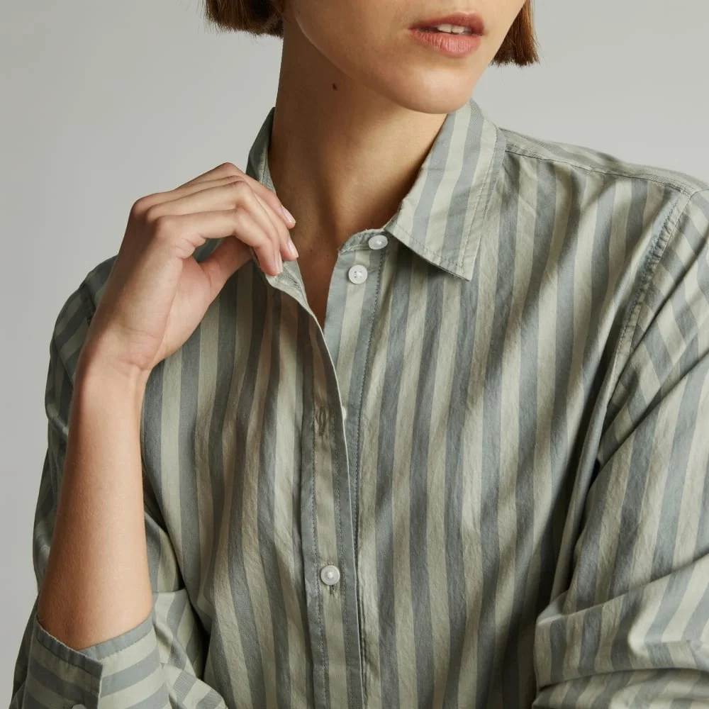 The Must-Have Shirt in Silky Cotton | Green Balsam / Seagrass (2)