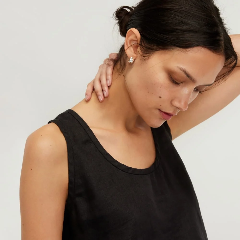 The Scoop Tank in Linen | Black (4)