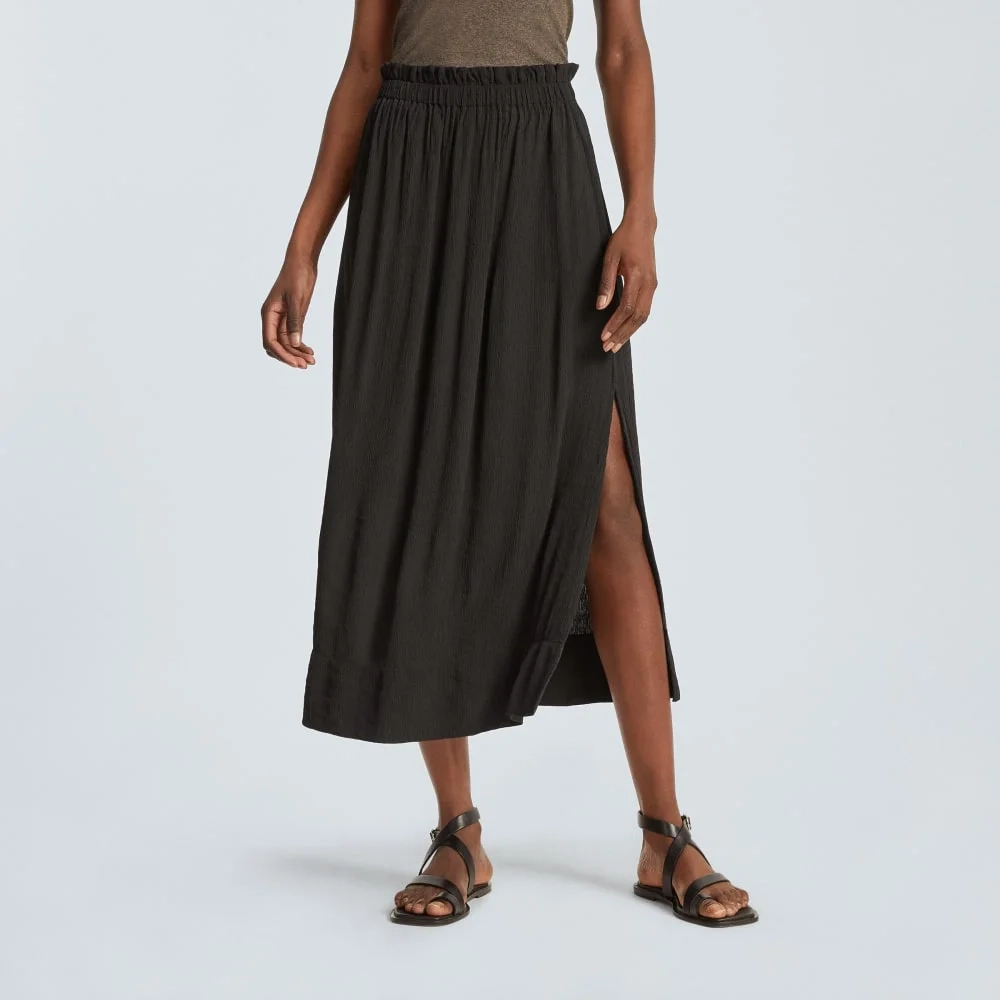 The Naia™ Ripple Skirt | Black (2)