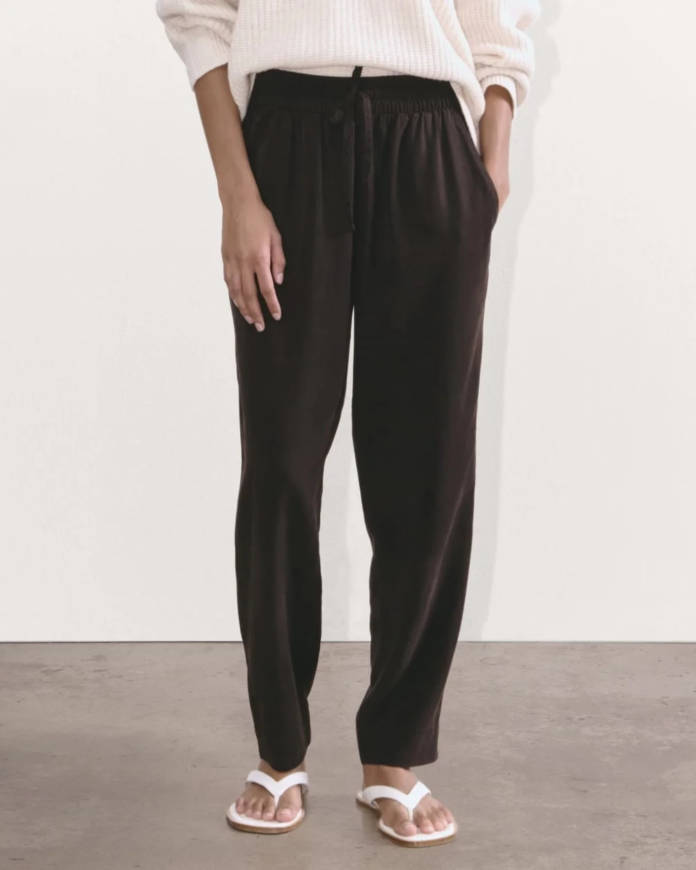 The Tapered Pant in Butterlite | Black (2)