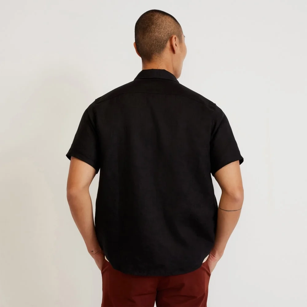 The Classic Short-Sleeve Shirt in Linen | Black (2)