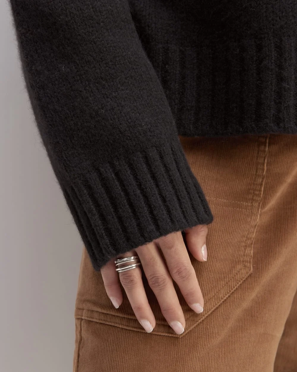 The Cloud Oversized Turtleneck | Black (3)